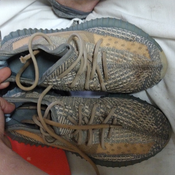 Adidas Yeezy boost - Picture 3 of 5